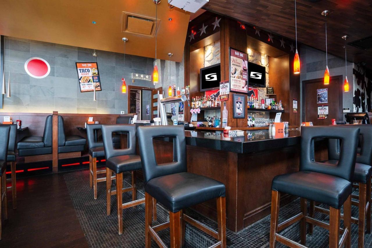 Sandman Hotel & Suites Calgary West Esterno foto