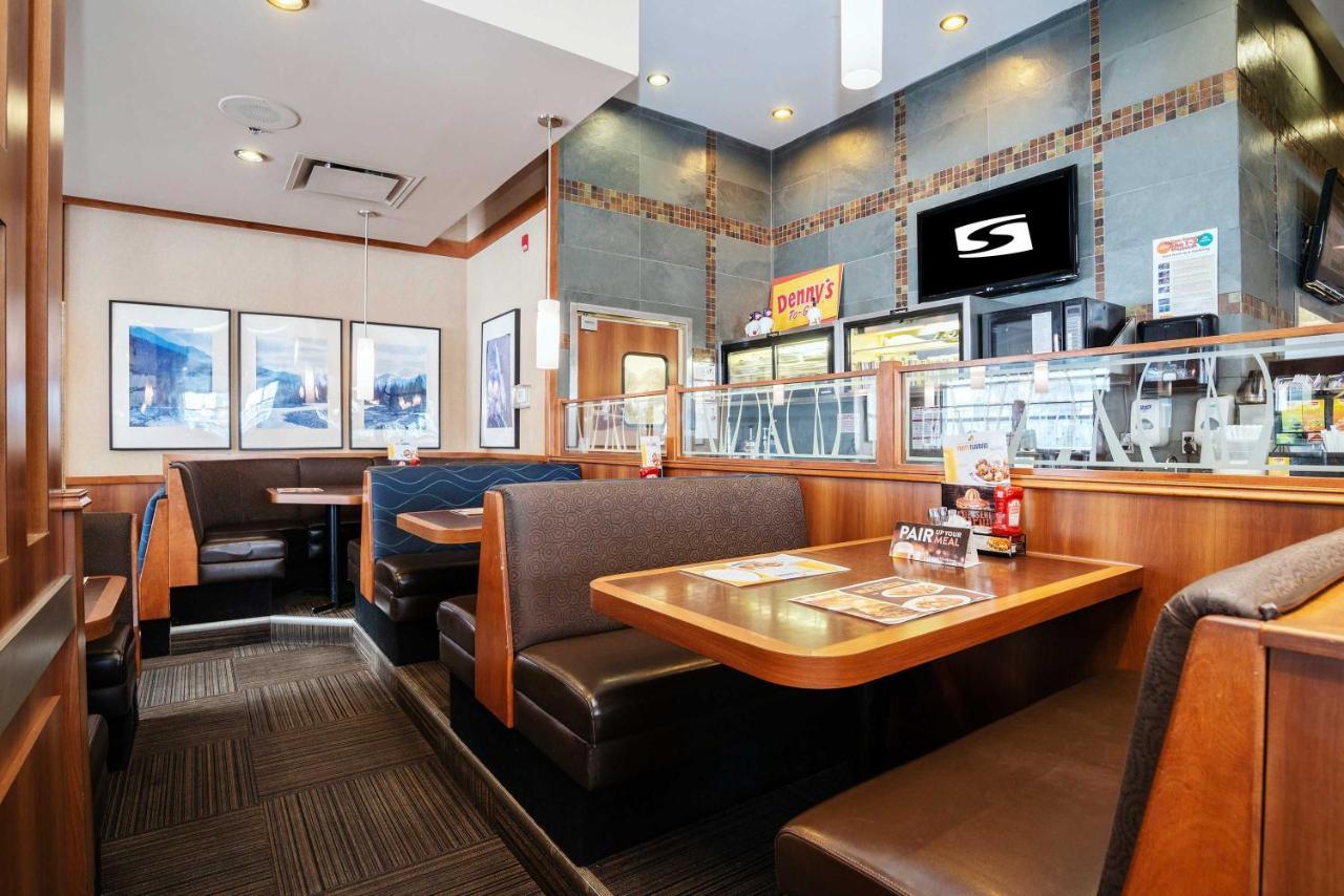 Sandman Hotel & Suites Calgary West Esterno foto