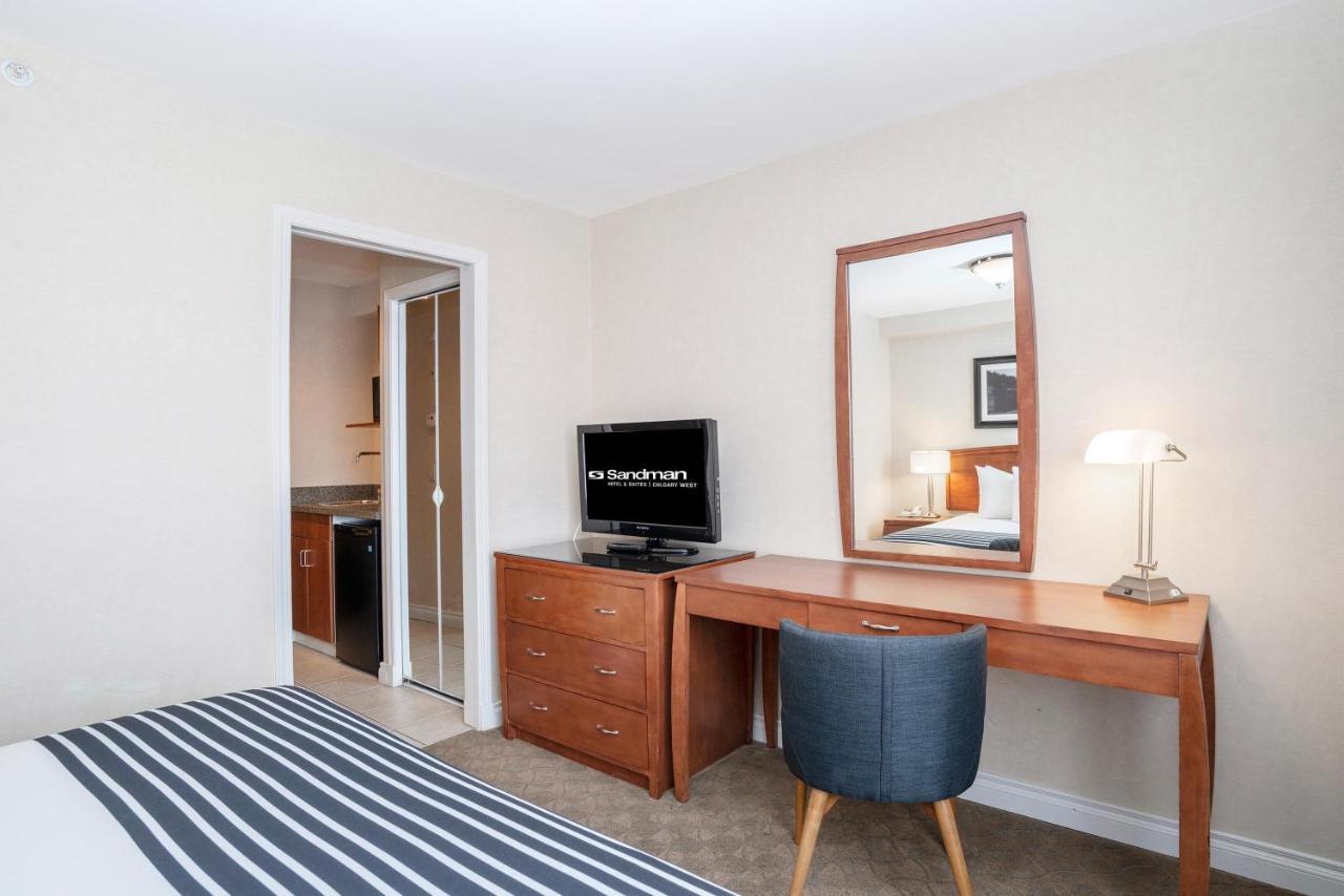 Sandman Hotel & Suites Calgary West Esterno foto