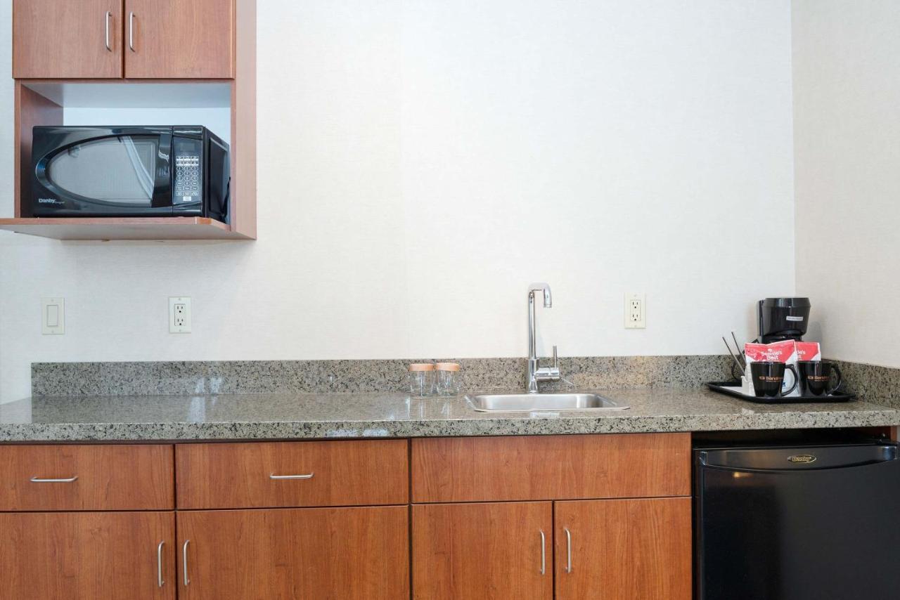 Sandman Hotel & Suites Calgary West Esterno foto