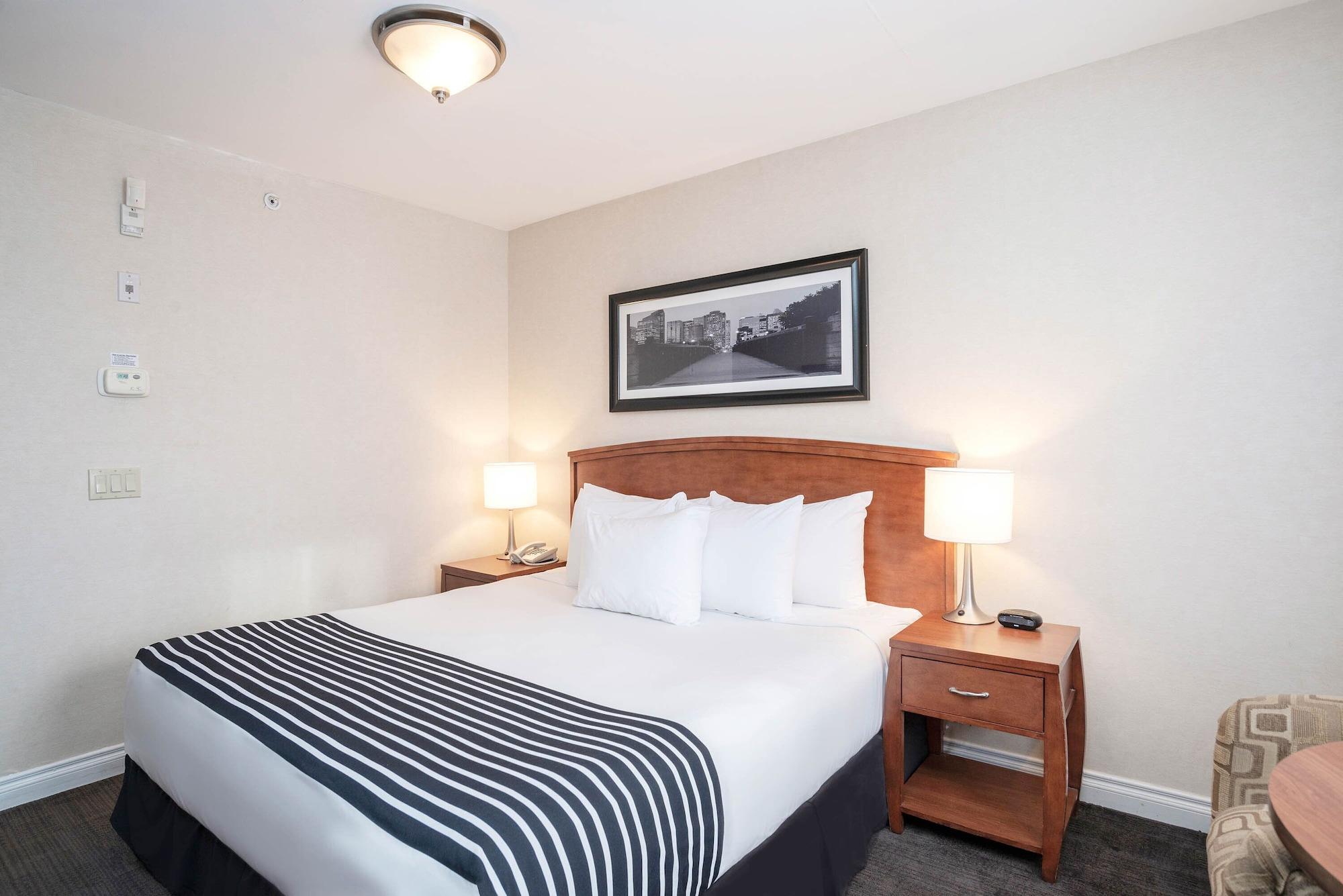 Sandman Hotel & Suites Calgary West Esterno foto