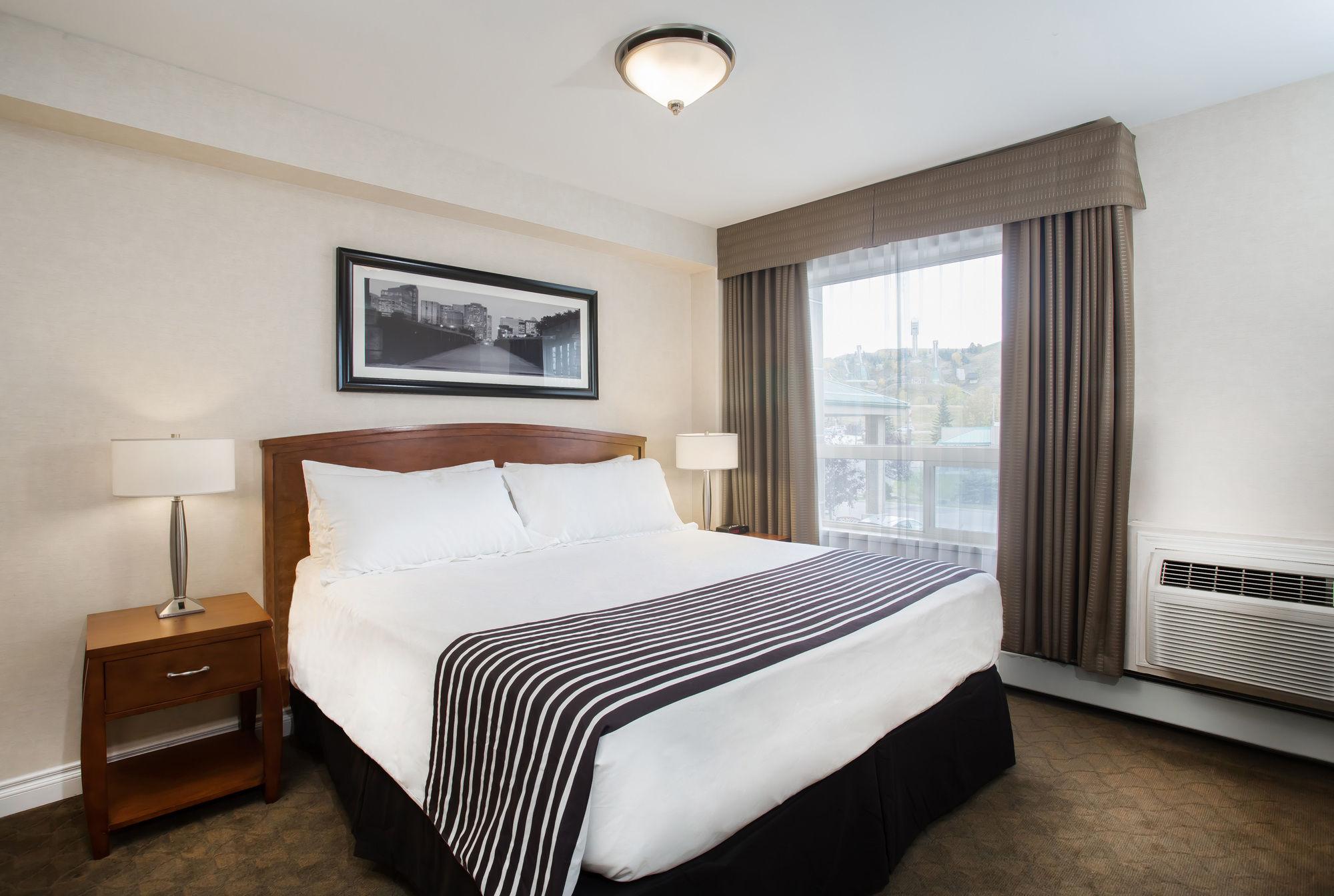 Sandman Hotel & Suites Calgary West Esterno foto